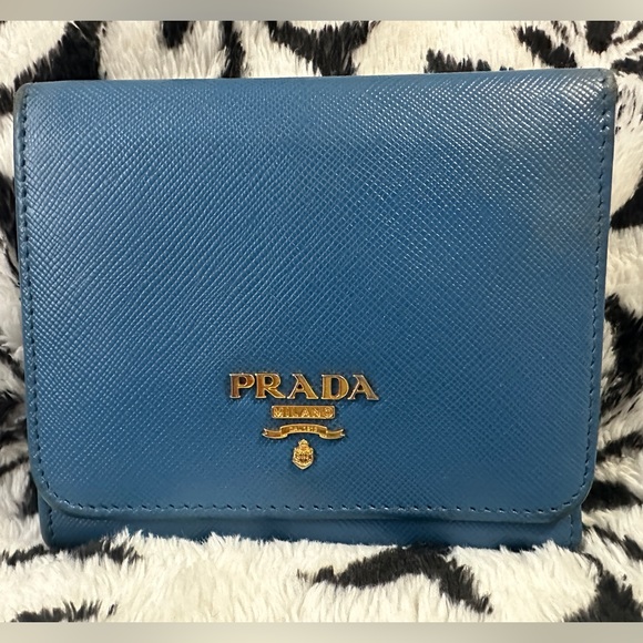 Authentic Prada Saffiano Leather wallet - Picture 1 of 11